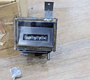 NOS GM 14001591 Chevrolet Capric 78-81 Accessory Instrument Panel Digital Clock