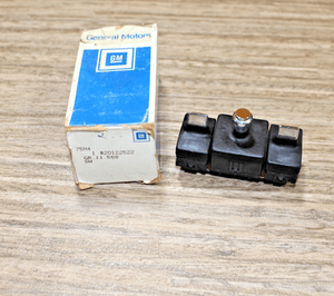 NOS GM 20122522 switch driver seat side panel for Chevrolet Buick Pontiac Olds