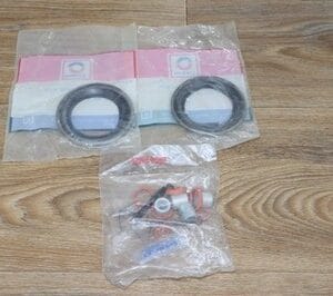 GM 5468767 Front Brake-disc Caliper Overhaul Kit LH-RH Chevrolet GMC 1969-2002