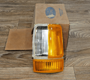Ford E8AZ-15A201-B Crown Victoria 88-91 Signal Marker Light Unit LH Driver Side