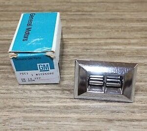 NOS GM 1725092 Cars 2 Button Power Window Switch  1971-81 GMC CHVEY Buick Olds