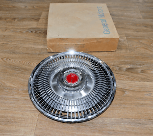 NOS GM 10014403 PONTIAC GRAND PRIX WHEEL COVER MINT ALSO BONNEVILLE 1981-1987