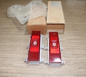 NOS GM 5971953 / 5971954 Kit LH-RH lens tail and stop lamp Oldsmobile 1980-1984