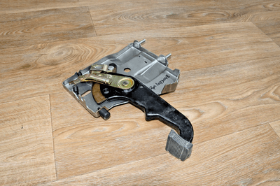 s-l400 GM 10113048 Lever Assembly Parking Brake 1991-1996 Buick Chevrolet Caprice OLDS - Image 3