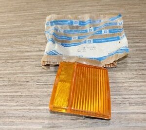 NOS GM 1980-1989 Oldsmobile Right Hand Front Fender Side Marker Lamp GM 5934294