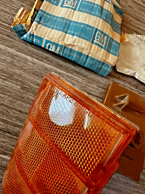 s-l400 NOS 81-80 PONTIAC Bonneville DRIVER'S SIDE FRONT SIDE MARKER LAMP Kit GM 914671 - Image 5