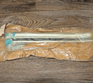 NOS GM 6260841 Chevy GMC CK10-301973-1980 Lower Front Fender Moulding LH