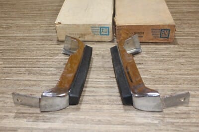 s-l400 NOS GM 25505280 - GM 25505281 Kit Guard Assembly, Front Bumper Buick 1982-1990 - Image 3