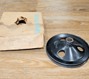 NOS GM 22505436 pulley power steering 307 350 V8 Cadillac Buick Olds 1976-1981