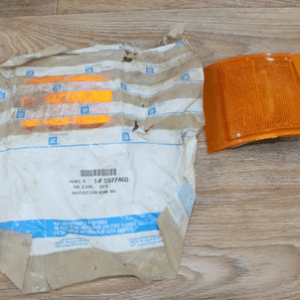 GM 5977459 GM 5977460 EST Reflector Front Side Marker 1994-2002 Chevrolet C/K