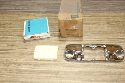 s-l400 NOS GM 1969-90 Caprice Cars Dome Lamp Map Lens Housing Lamp Chrome GM 1695635 - Image 3