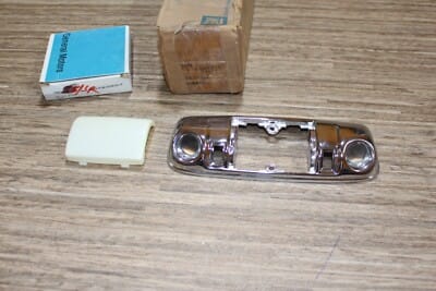 s-l400 NOS GM 1969-90 Caprice Cars Dome Lamp Map Lens Housing Lamp Chrome GM 1695635 - Image 4
