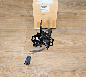 NOS GM 20765681 Latch Assembly