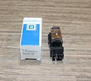 NOS GM Power Door Lock Button Switch Hearse Limo Road Master Buick GM 10099016