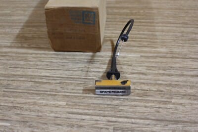 s-l400 NOS PONTIAC Grand Prix 1978-1987 LeMans 1978-1981 Parking Brake HANDLE 10002709 - Image 2