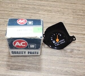 GM NOS GMC CHEVY 1980-1987 Gage Instrument Cluster Fuel GM 6432842