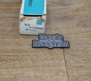 NOS GM 17926526 Logo Royale brogham EMBLEM