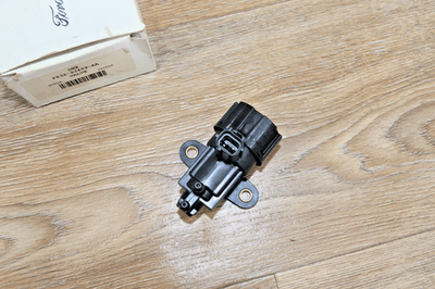 s-l400 Ford F63Z-9J459-AA Valve Assembly 1996-2011 Ford E-350/E-350 Super Duty E-450 F - Image 2