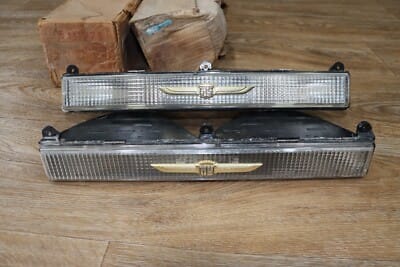 GM 5931773 -13774 CADILLAC FLEETWOOD DEVILLE 80-89 TURN CORNER MARKER LAMP LIGHT GM 5931773 -13774 CADILLAC FLEETWOOD DEVILLE 80-89 TURN CORNER MARKER LAMP LIGHT