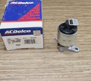 NOS GM 12578038 Valve