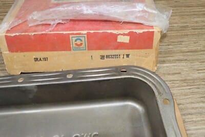 s-l400 NOS GM 8632951 1976-87 Chevy Pontiac Olds Buick MV9 M29 TH200 THM200C Trans Pan - Image 3