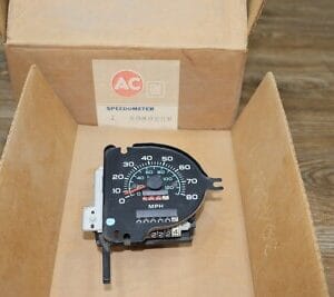 NOS GM 8989239 Chevrolet Caprice 1977-1979 speedometer Chevy Caprice Speedometer