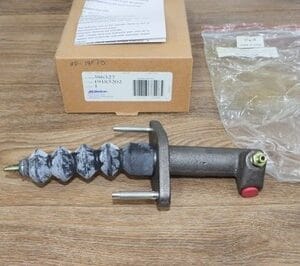 GM 19183202 Clutch Slave Cylinder Compatible with Chevrolet GMC C/K 1988-1991