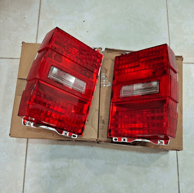 GM NOS 1980-1990 Caprice Wagon RH & LH Hand Rear Tail Lamp 5931038 -5931037 GM NOS 1980-1990 Caprice Wagon RH & LH Hand Rear Tail Lamp 5931038 -5931037