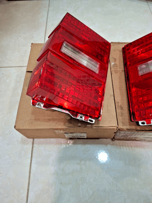 s-l400 GM NOS 1980-1990 Caprice Wagon RH & LH Hand Rear Tail Lamp 5931038 -5931037 - Image 7