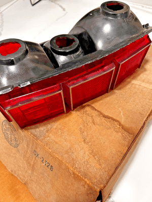 s-l400 GM NOS Caprice Wagon Estate 1977-1979 Rear Tail Light Left Side Upto 5968309 - Image 6