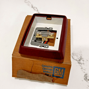 NOS 1991-1993 Chevy Caprice Impala Roadmaster SS Dome Light Assembly Burgundy