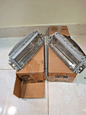 NOS 1982-90 Buick Electra/LESABRE LH-RH cornering lamp light ASSEMBLY 914413-14 NOS 1982-90 Buick Electra/LESABRE LH-RH cornering lamp light ASSEMBLY 914413-14