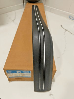 1980-84 Buick Electra limited Park Avenue Rear Bumper Guard Trim GM 25500794 RH 1980-84 Buick Electra limited Park Avenue Rear Bumper Guard Trim GM 25500794 RH