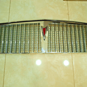 Nos Gm 1977 Pontiac Bonneville Brougham Grille GM#10018081