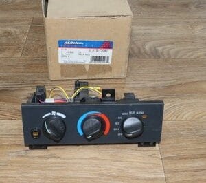 GM 16192891 Heater & Air Conditioner Control Assembly 1991-1996 Chevrolet Capric