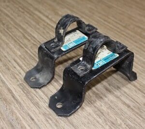 GM NOS 73-88 GMC CHEVY Blazer 2 Front Stabilizer Shaft Frame Bracket GM 6271375