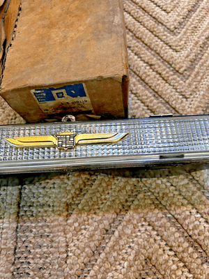 s-l400 GM NOS 5931773 CADILLAC FLEETWOOD DEVILLE 80-89 TURN CORNER MARKER LAMP LIGHT - Image 5
