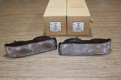 OEM 88-1999 Chevy GMC Pickup Kit L-R Hand Lower Parking Lamp Assembly 5974338-37 OEM 88-1999 Chevy GMC Pickup Kit L-R Hand Lower Parking Lamp Assembly 5974338-37