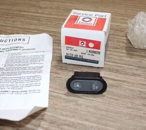 NOS GM 22086338 Switch Unlock Lock 88-94 Chevy GMC Pick Up Truck