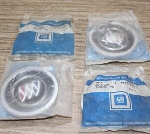 NOS GM 10172917 Set of 4 Buick Roadmaster 91-92 RWD 15" Wire Spoke Hubcaps Wheel