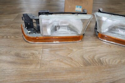 s-l400 GM 16513220 - 21 KIT LH RH Headlamp Complete Assembly 1992-1996 Buick Roadmaster - Image 4