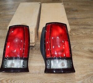 GM 16520670 - 669  L-R Lamp