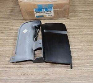 NOS GM 20490874 Caprice Pontiac Buick Olds 80-90 Rear Bumper Sides Filler RH