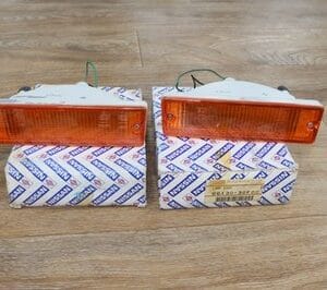 Nissan B6130-30F00 LAMP ASSY-TURN SIGNAL FRONT RH - LH Nissan LAUREL 200L 85-88
