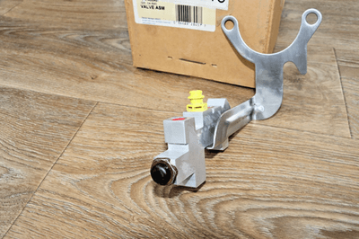 s-l400 GM 14089497 Valve Assembly, Brake Combination 1982-1992 Chevrolet Camaro Pontiac - Image 4