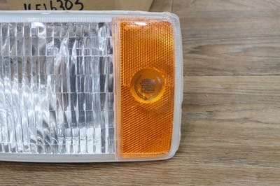 s-l400 GM 16516303 CADILLAC FLEETWOOD 1993-1996 LH DRIVER SIDE FRONT TURN SIGNAL CORNER - Image 2