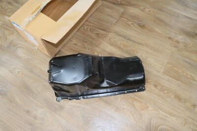 s-l400 NOS GM 10106403 OIL PAN, G10-30 Vans; 7.4L GMC Chevrolet Trucks Pickup 1985-2000 - Image 4