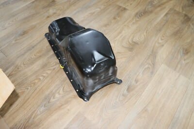 s-l400 NOS GM 10106403 OIL PAN, G10-30 Vans; 7.4L GMC Chevrolet Trucks Pickup 1985-2000 - Image 6