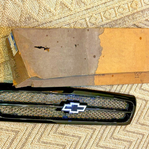 GM NOS Chevy Impala SS Black Grill NIB Grille Also Fits Caprice 94-96  10269614