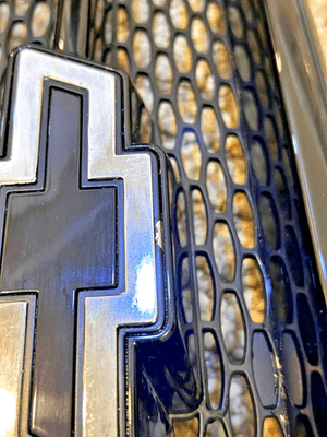 s-l400 GM NOS Chevy Impala SS Black Grill NIB Grille Also Fits Caprice 94-96 10269614 - Image 6